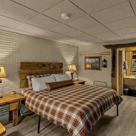 Stonegate Lodge King Bed Wifi 50 In Roku Tv Salt Water Pool Room # 101 Eureka Springs Esterno foto